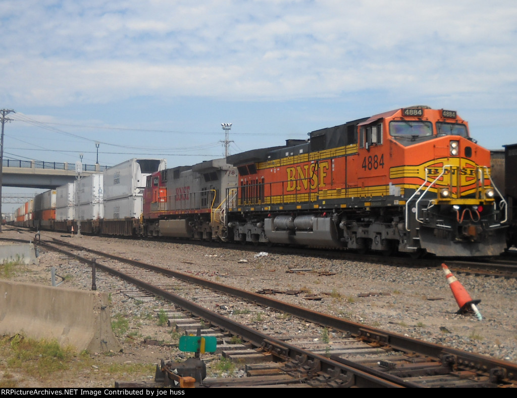 BNSF 4884 East